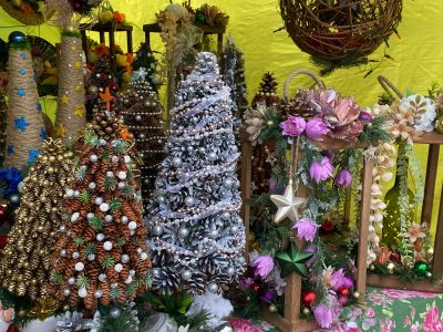 Magia Świąt na Podkarpackim Bazarku - Park Papieski w Rzeszowie w świątecznym klimacie